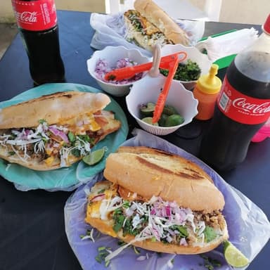 Torta Super Especial de Birria