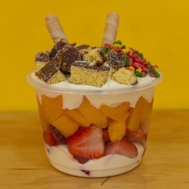 Combinado de Fresa Durazno con Crema Grande 16 Oz