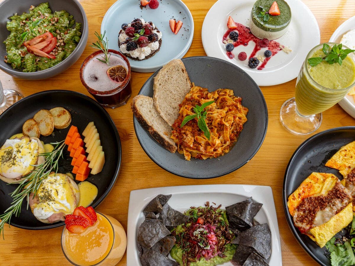 La Tribu Natural Bistro