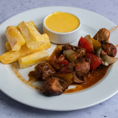 Brochetas de Pollo con Yuquitas