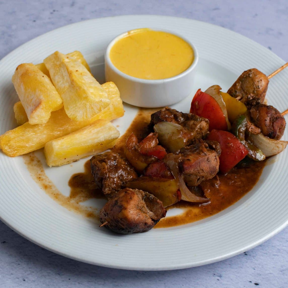 Brochetas de Pollo con Yuquitas