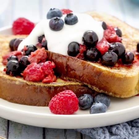 French Toast de Frutos Rojos y Queso Crema