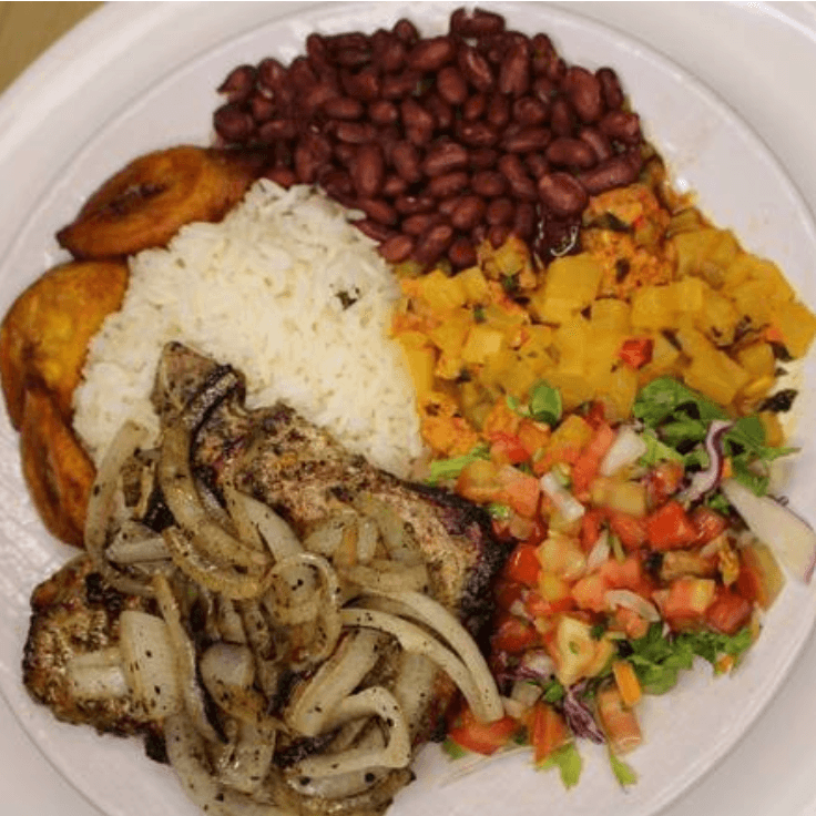 Casado Filet de Pollo + Bebida