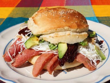 Cemita de Salchicha