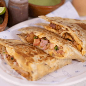 Quesadillota Atún en Carnitas