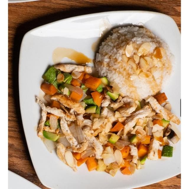 POLLO ALMENDRADO