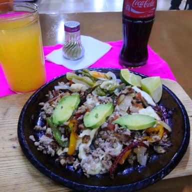 Enchiladas con Costilla + Bebida