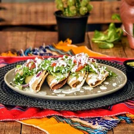 Tacos Dorados de Pollo