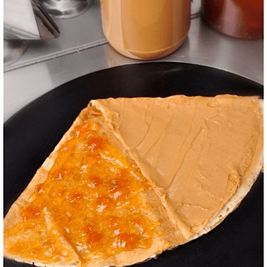 Crepa Clásica Crema de Cacahuate y Mermelada