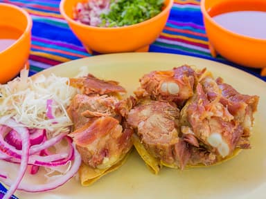 8 TACOS DORADOS CON CARNE
