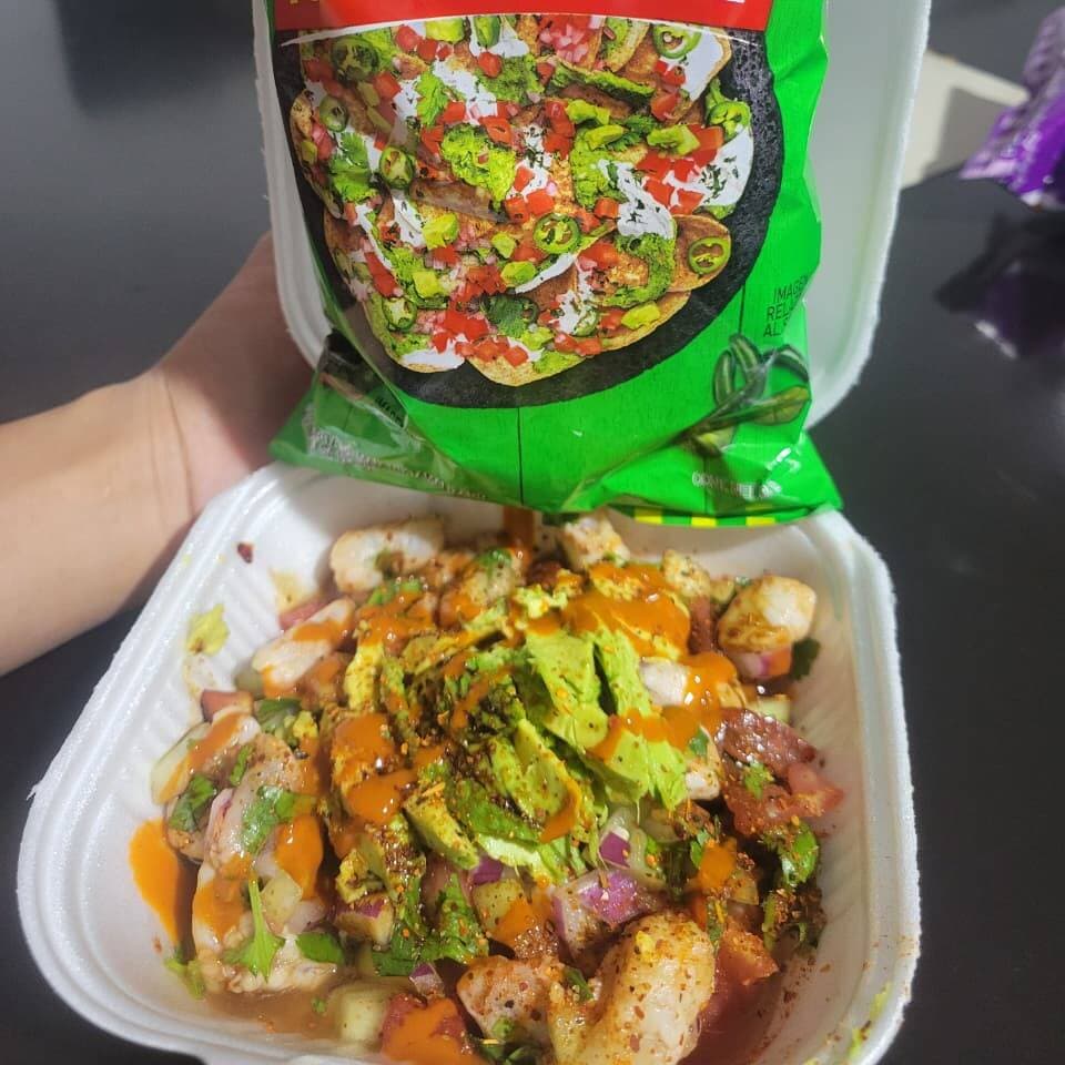 TOSTI-CEVICHES DE CAMARON VERDES