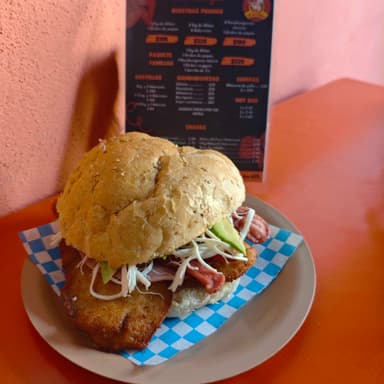 Cemita de Milanesa de Puerco