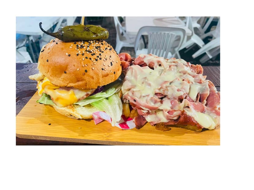 Nicole Hotdogs Y Burgers