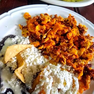 Huevos con Chorizo