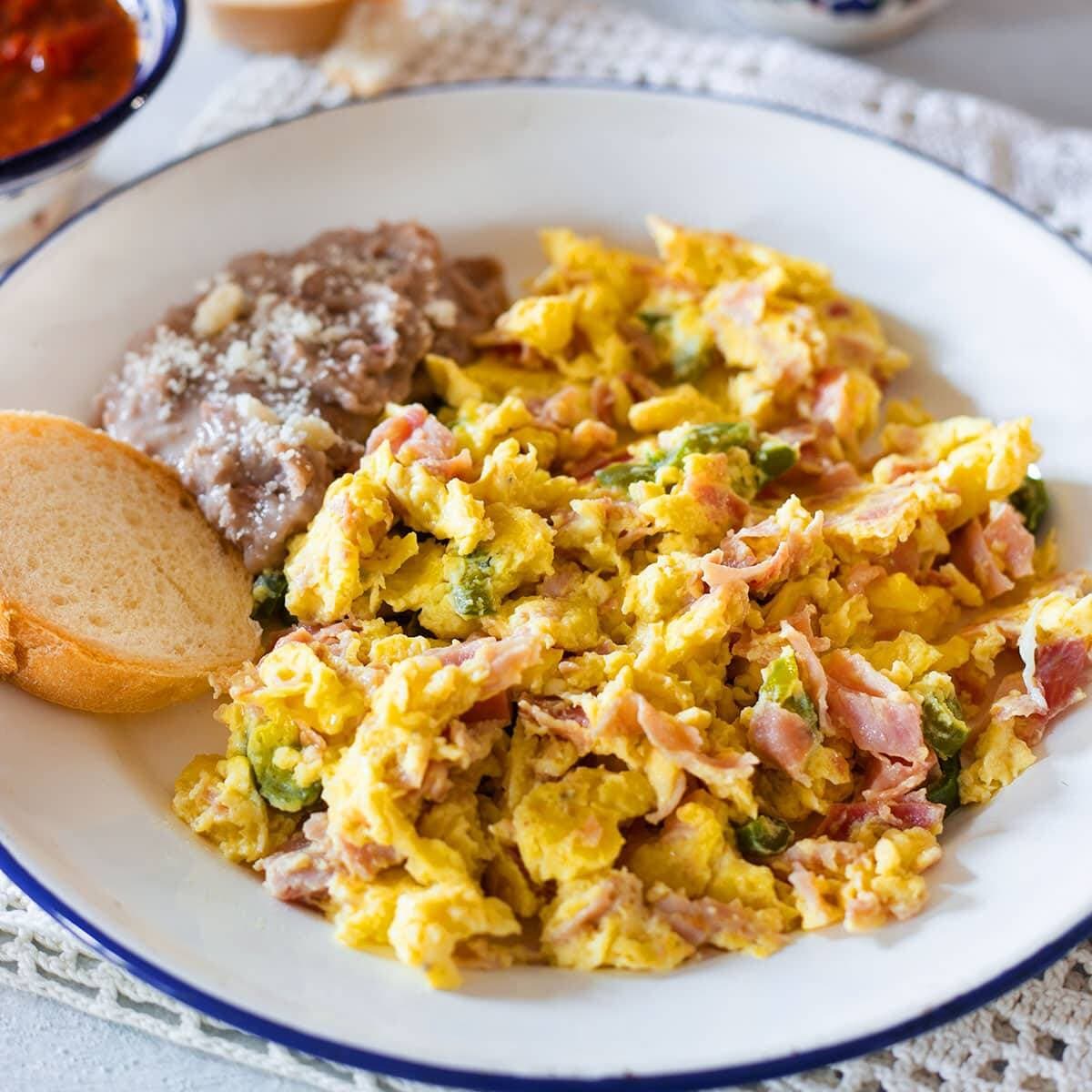 Huevos con Jamón