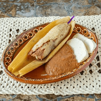Tamal de Frijol con Queso