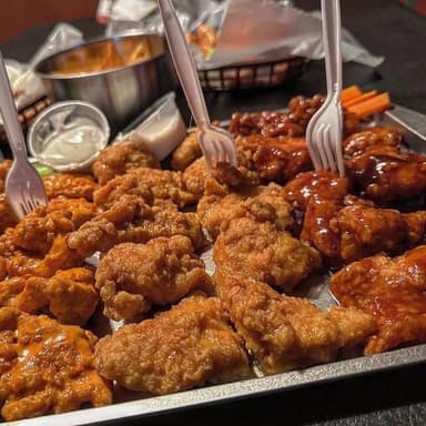 2 PAQUETES DE:  6 BONELESS + BEBIDA
