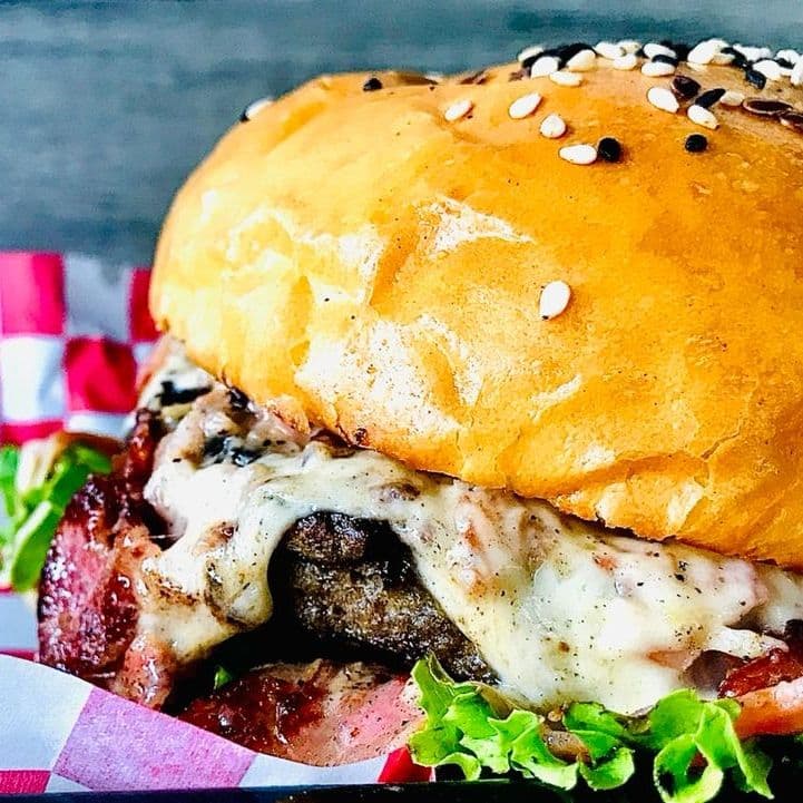 Hamburguesa Golden con papas