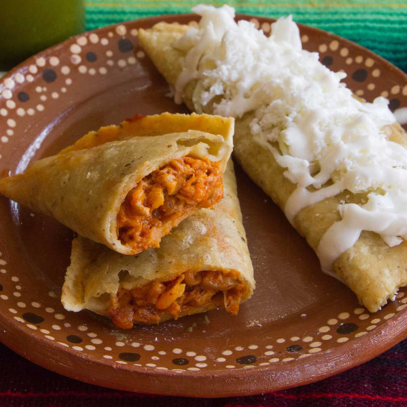 Empanada de Chicharrón Prensado