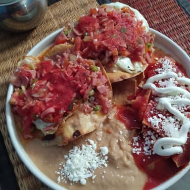 Huevos Motuleños