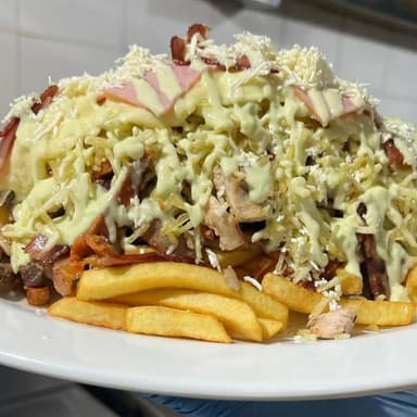 Salchipapa.de.pollo Gratinada