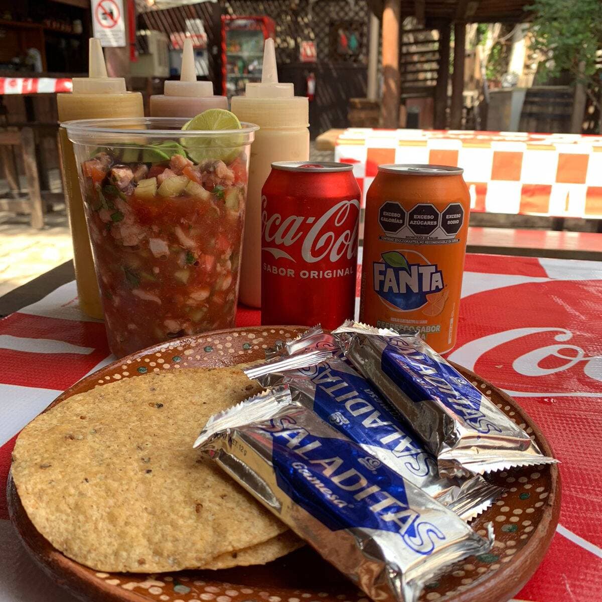 Litro de Ceciche de Camaron y Dos Bebidas