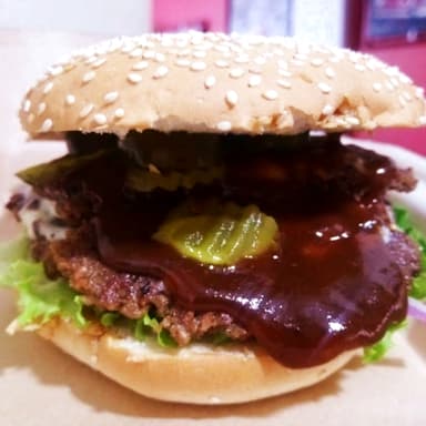 Country Burger con Papas a la Francesa