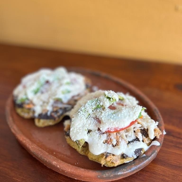 Tostadas de Chicharrón