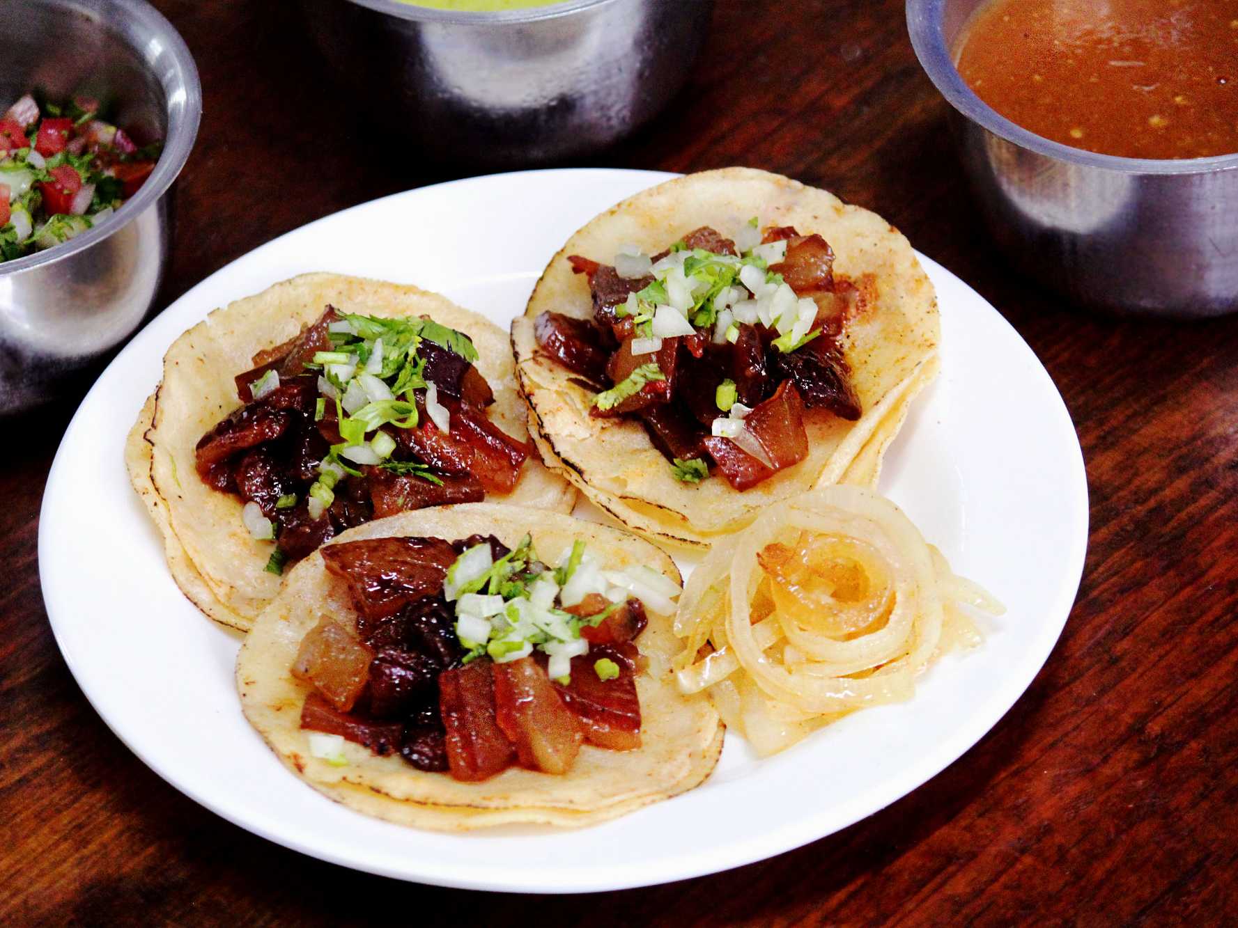 Taco de Asada con Cuero