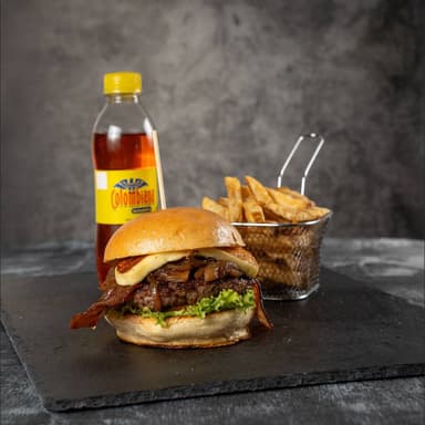 Burger Marquesita + Papas + Gaseosa