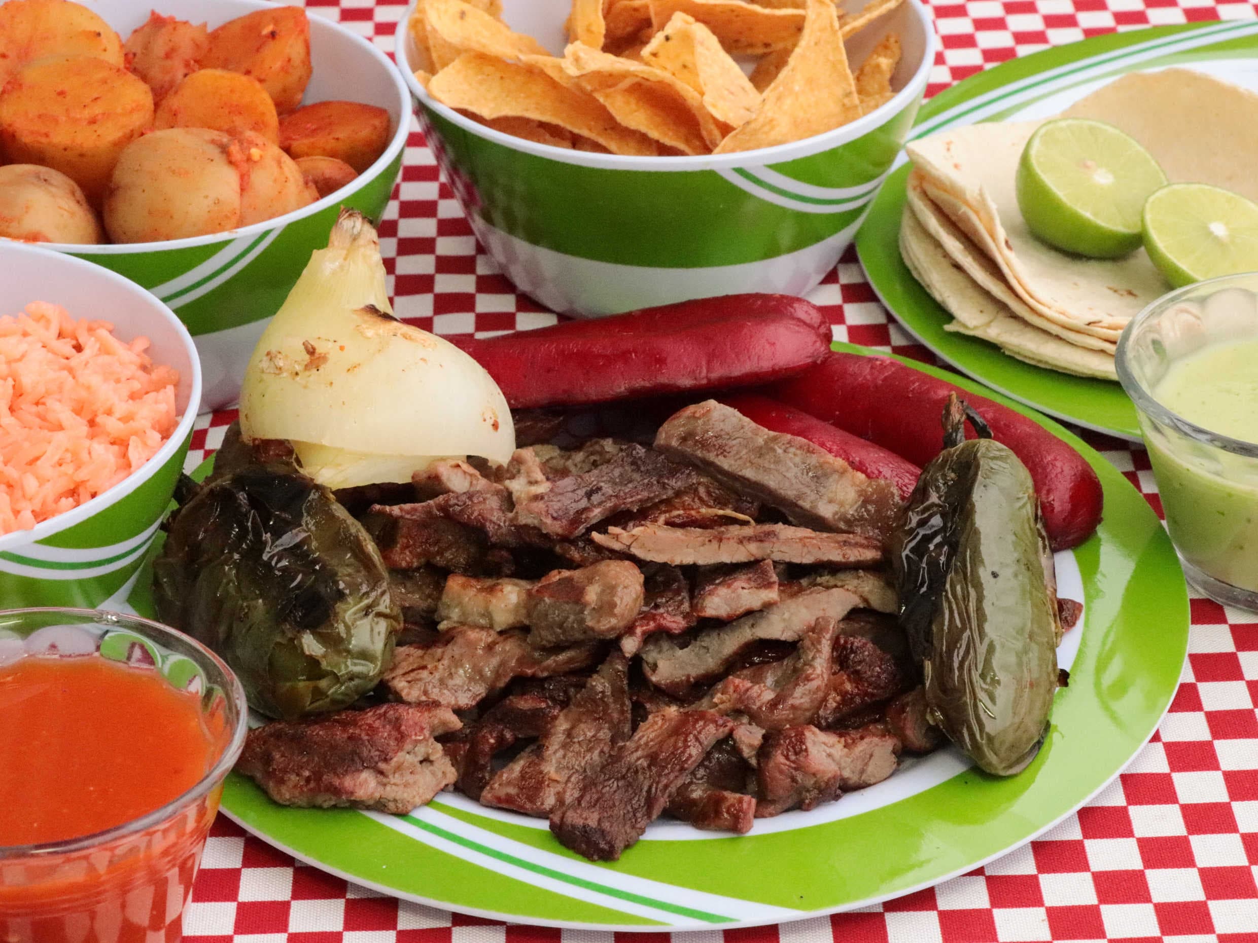 1 KG DE CARNE ASADA A ELEGIR.