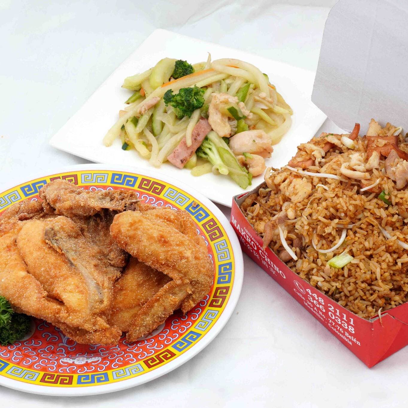Caja de Arroz Chino + 1/2 Pollo + Chop Suey