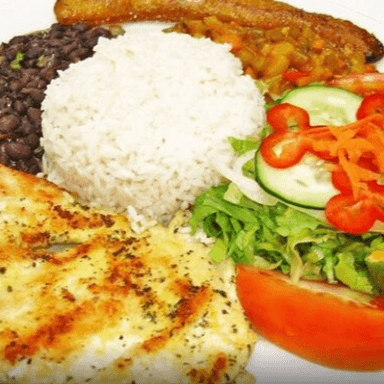 Casado de Pollo en Salsa