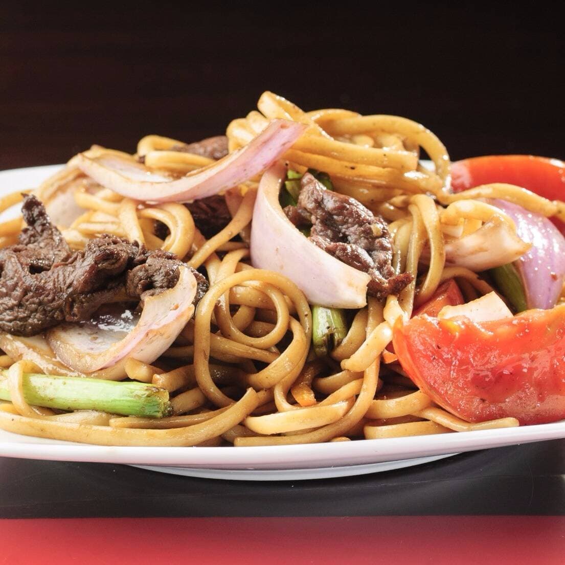 Tallarín Saltado