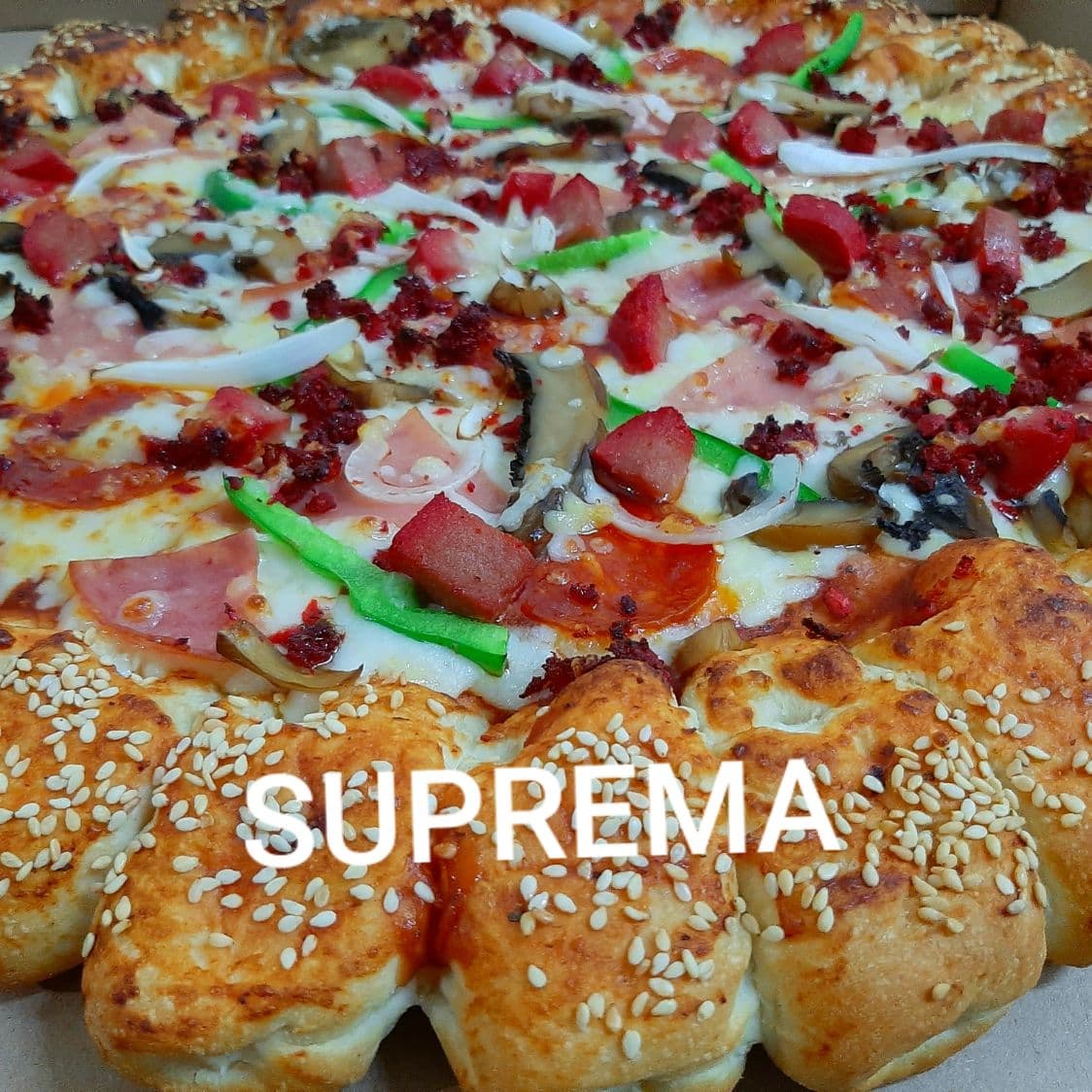 Pizza Suprema con Orilla de Queso
