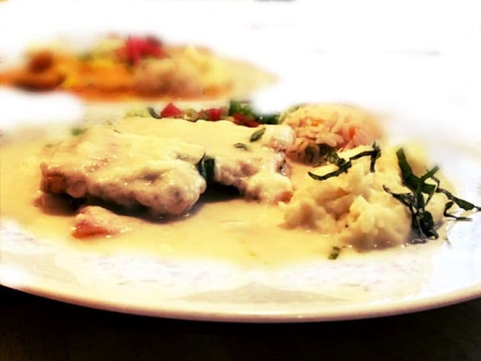 Pechuga de Pollo en Salsa de Piña