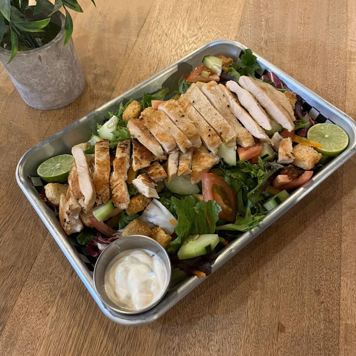 Ensalada de Pollo Asado