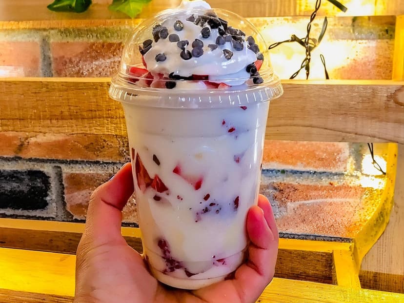 Yesyogurt heladería plaza acanto