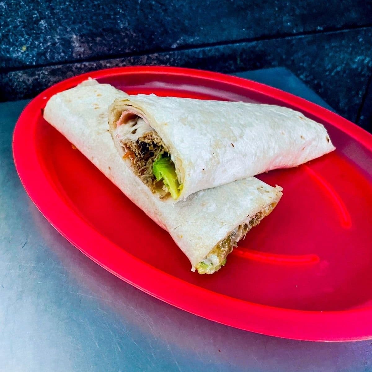 Burro de frijoles con Tocino y Queso