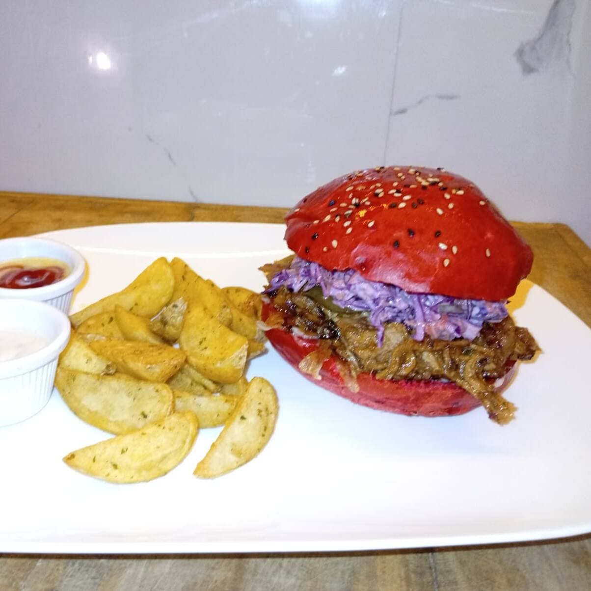 HAMBURGUESA PULLED PORK + REFRESCO NATURAL GRATIS