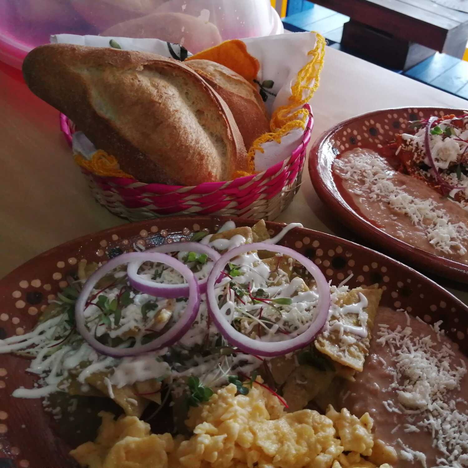 Chilaquiles con Huevo