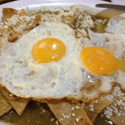 Chilaquiles Con Huevo Estrellado