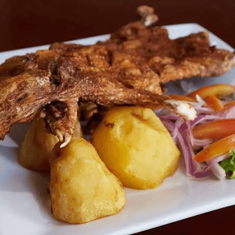 Cuy Frito con Papas Doradas