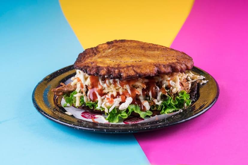 OCHO TRES CINCO (Revolución)