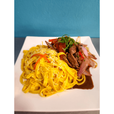 Fetuccini con Lomo Saltado