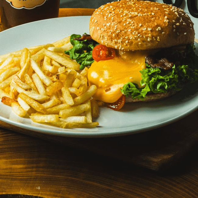 HAMBURUESA DE LA CASA