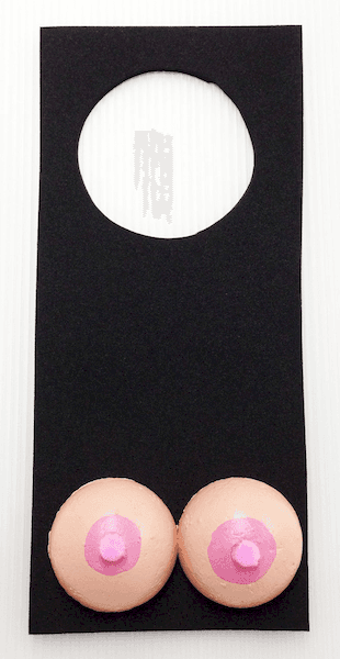 ADORNO PARA PUERTA CON FIGURA DE BOOBIES