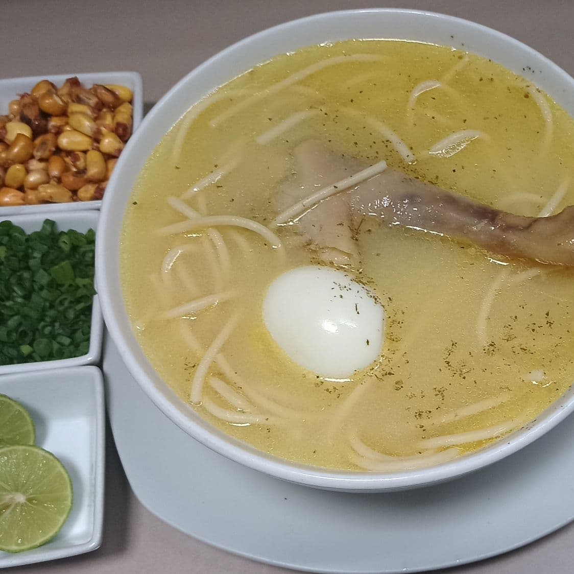 Caldo de Gallina más gaseosa