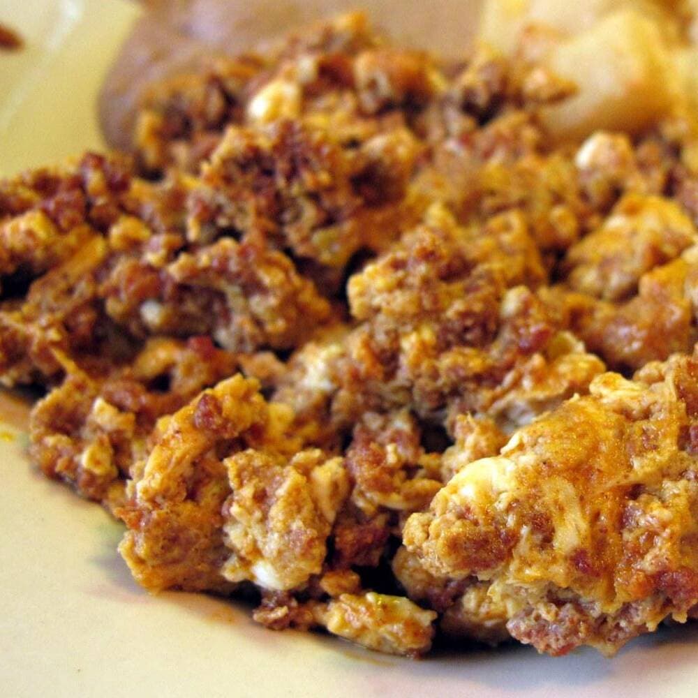 Huevos Revueltos con Chorizo