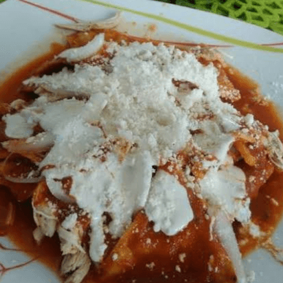 Chilaquiles Rojos con Huevo
